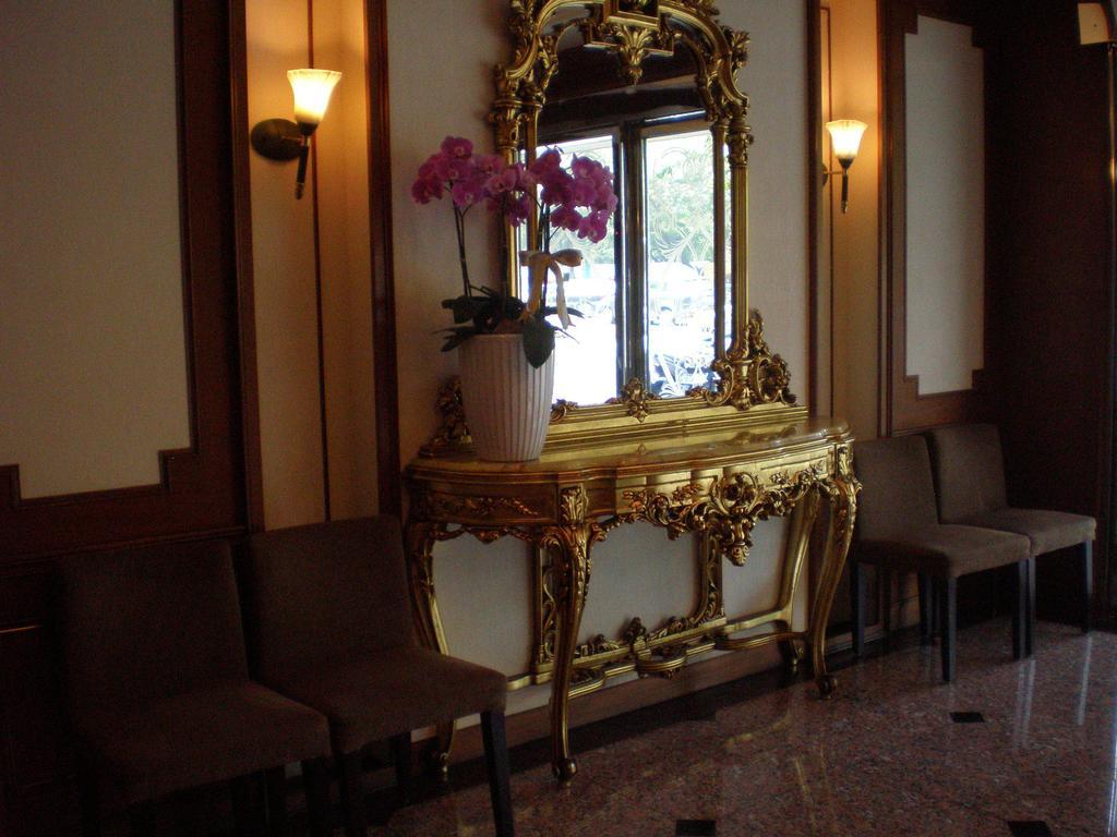 Emperor Hotel Гаосюн Экстерьер фото