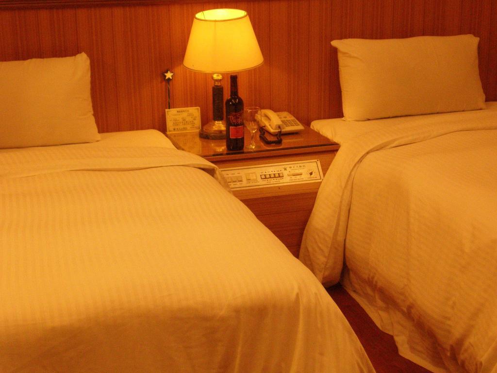 Emperor Hotel Гаосюн Номер фото