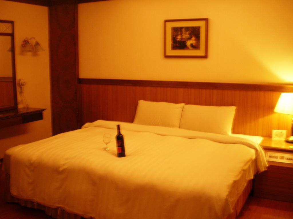 Emperor Hotel Гаосюн Номер фото
