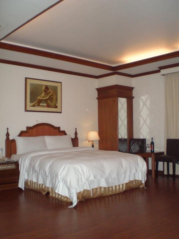 Emperor Hotel Гаосюн Номер фото