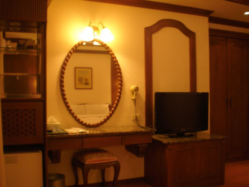 Emperor Hotel Гаосюн Номер фото