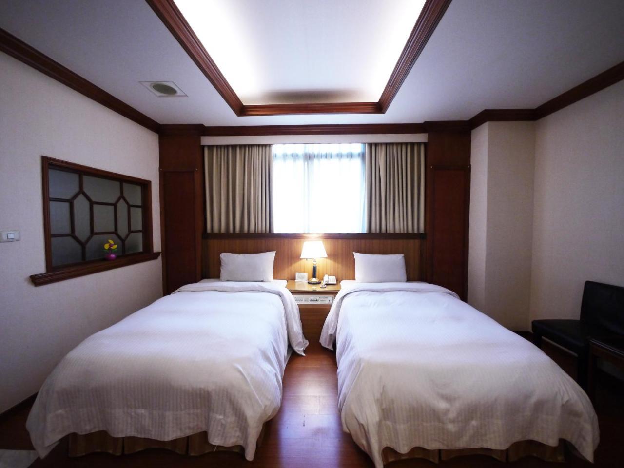 Emperor Hotel Гаосюн Экстерьер фото