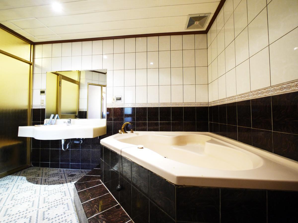 Emperor Hotel Гаосюн Экстерьер фото