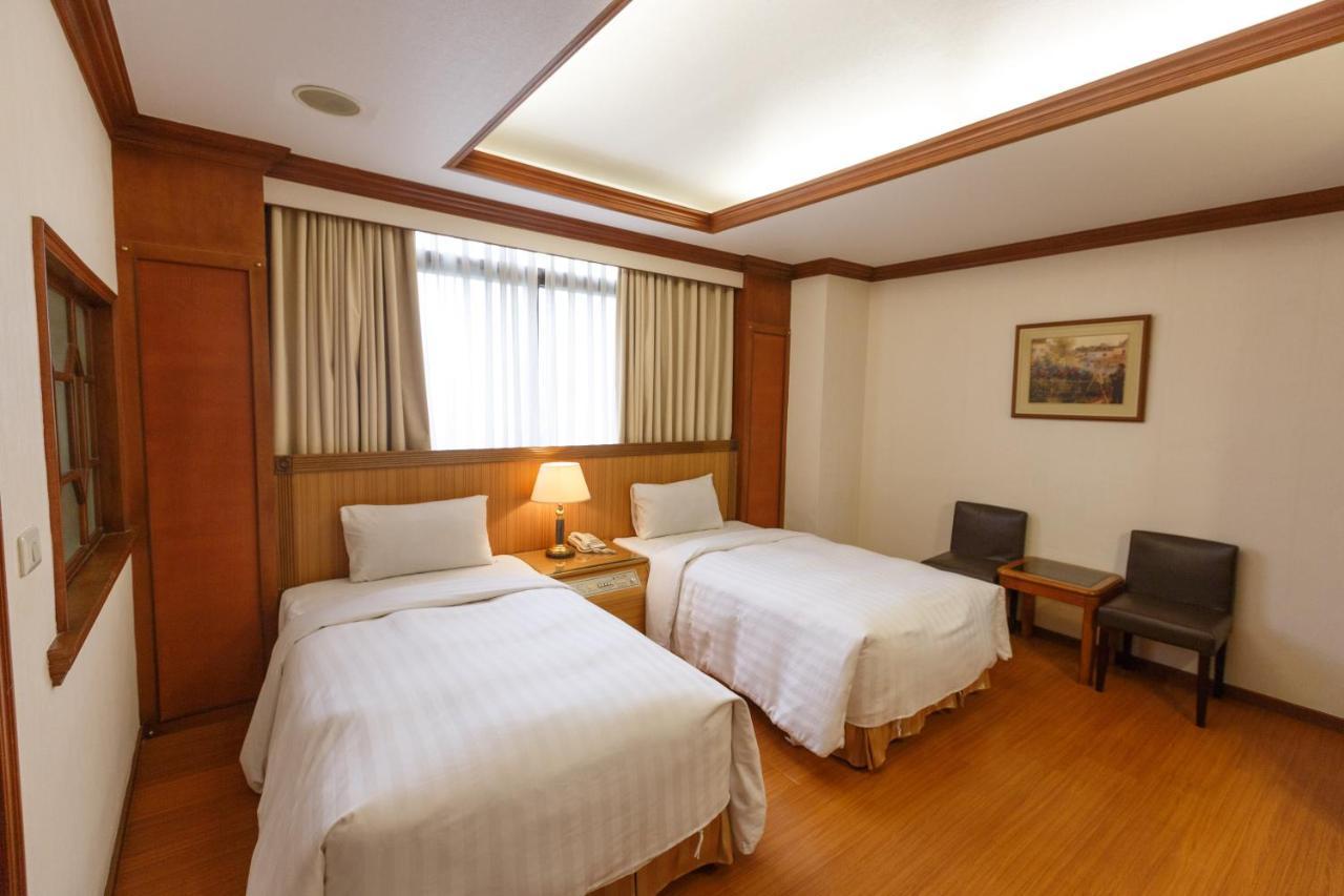 Emperor Hotel Гаосюн Экстерьер фото