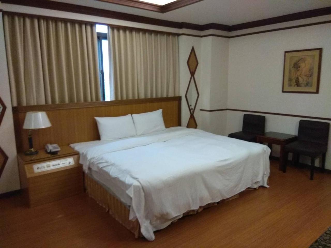 Emperor Hotel Гаосюн Экстерьер фото